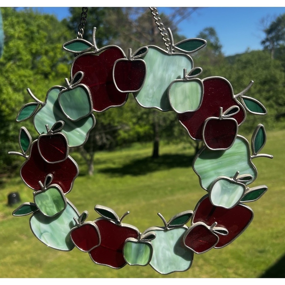 Stained Glass Wreath Chain For Hanging Apples Red Green Fall Teacher Sun Catcher - Picture 2 of 8